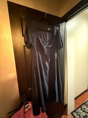 Alexia Admor Dark Navy Midi Dress with Puff Sleeves